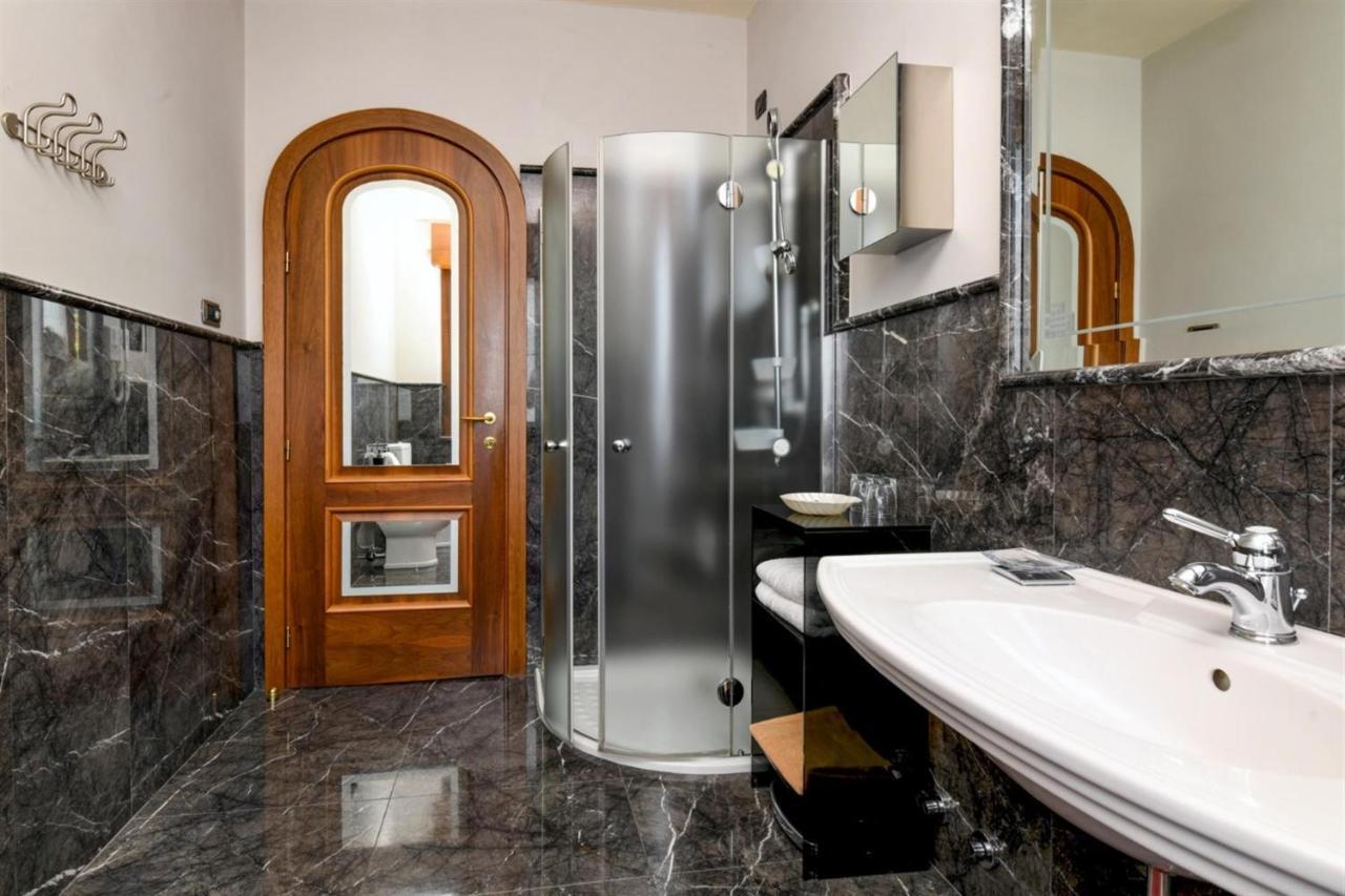Private Luxury Villa With Pool Moniga del Garda Екстер'єр фото