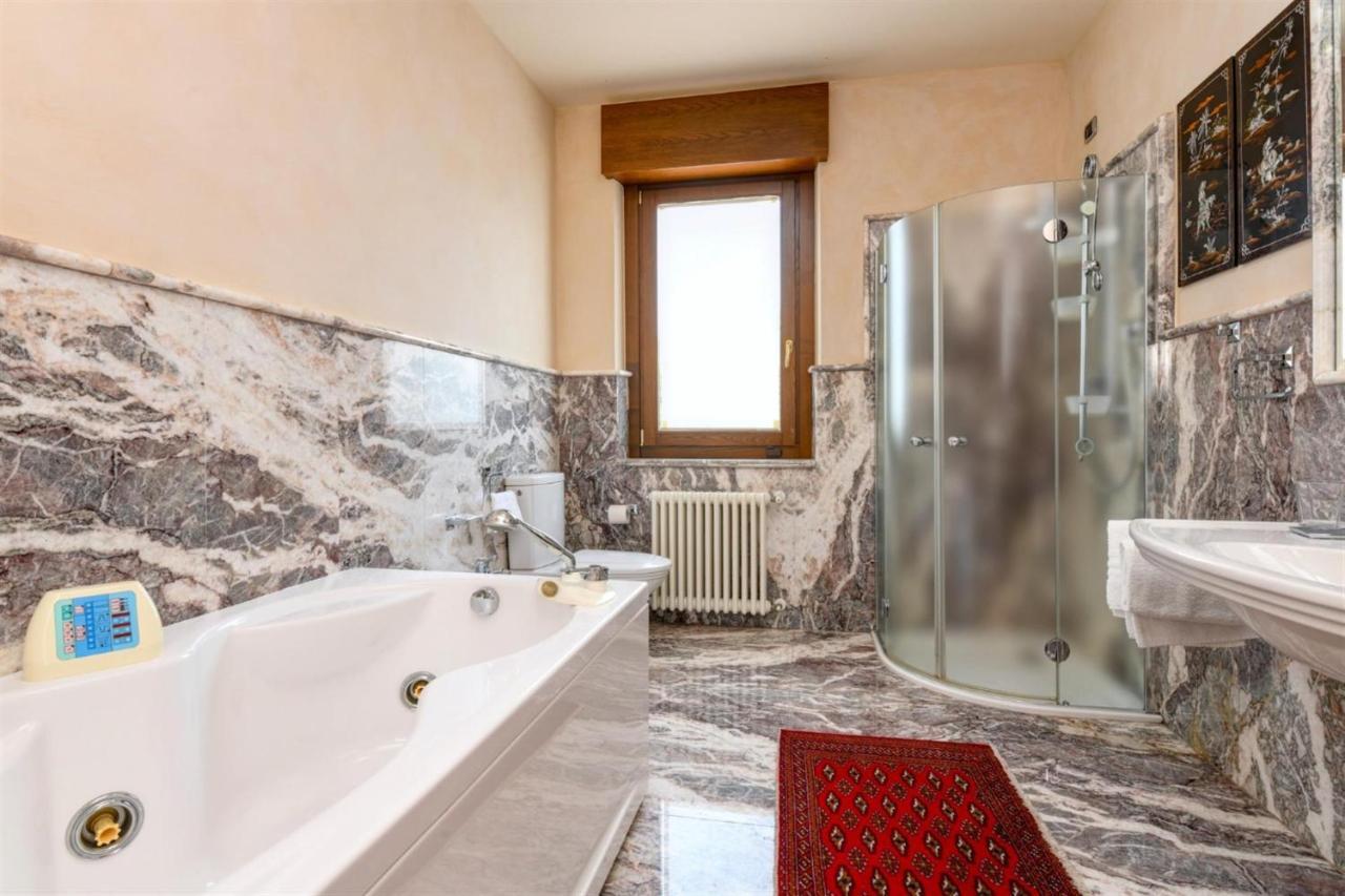 Private Luxury Villa With Pool Moniga del Garda Екстер'єр фото