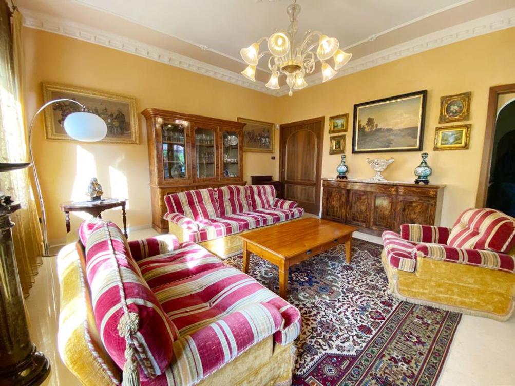 Private Luxury Villa With Pool Moniga del Garda Екстер'єр фото